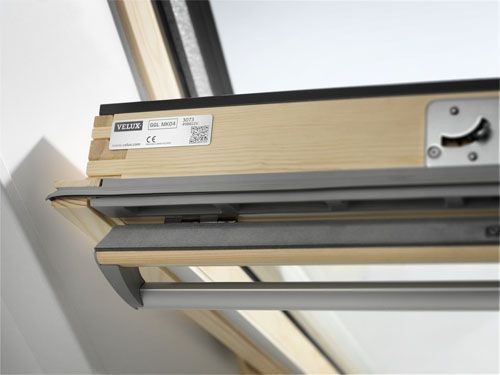 ПОКРИВНИ ПРОЗОРЦИ VELUX GLL 1061 С ГОРНО УПРАВЛЕНИЕ - СТАНДАРТ ПЛЮС