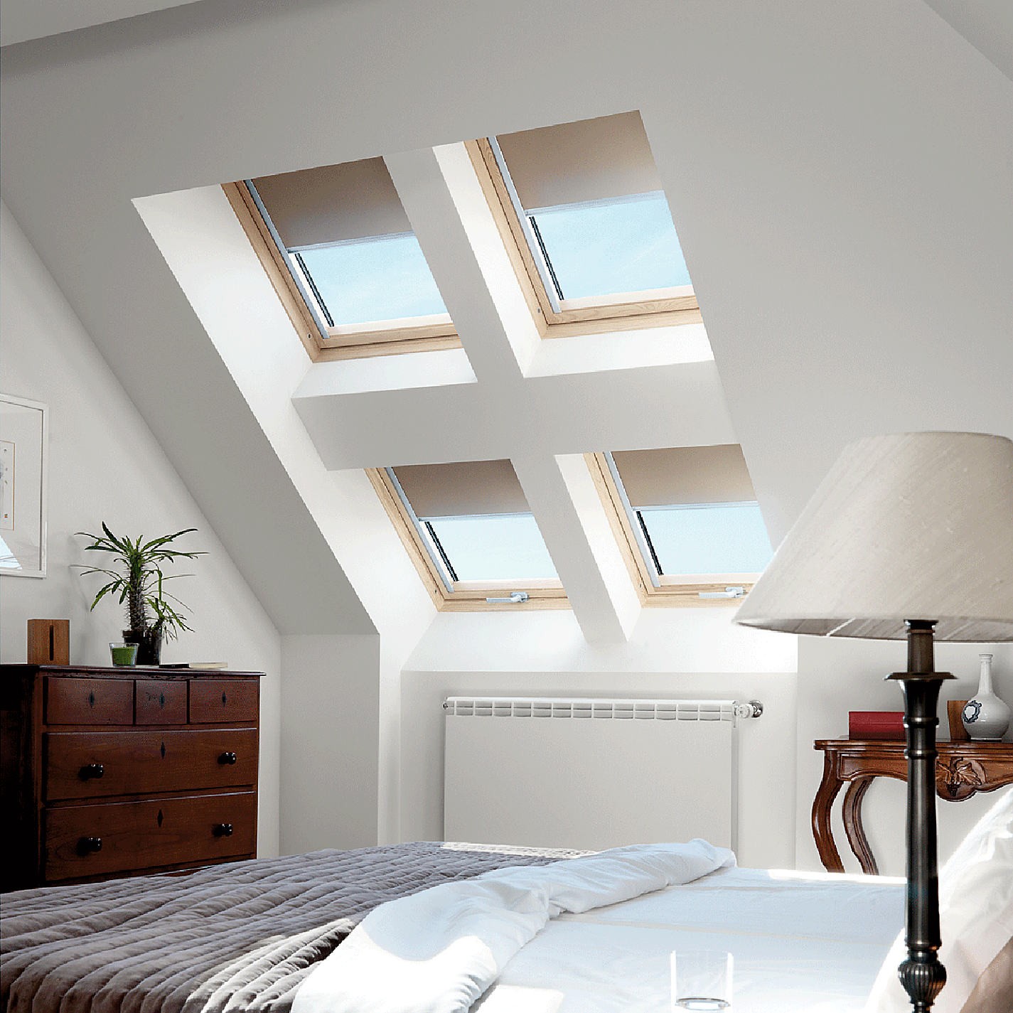 Пропускащи РОЛЕТНИ ЩОРИ VELUX  RFL, RHL