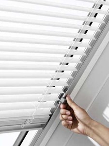 ВЕНЕЦИАНСКИ ЩОРИ VELUX  PAL
