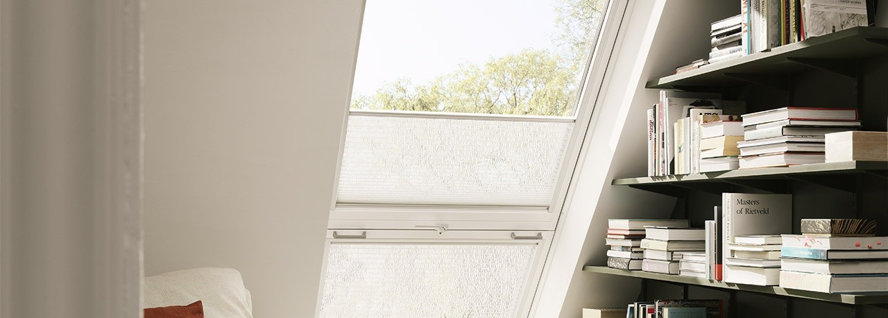 ПОКРИВНИ ПРОЗОРЦИ VELUX GPL  3070 и GPU 0070 С ДОЛНО УПРАВЛЕНИЕ ПРЕМИУМ
