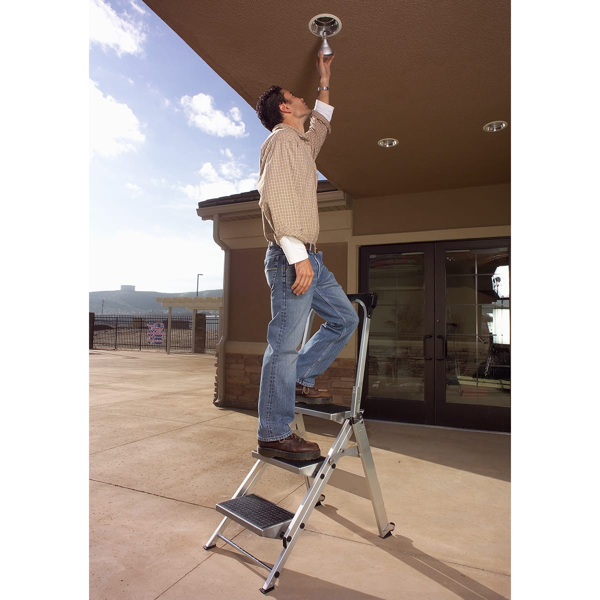 Стълба SAFETY STEP STEPLADDER