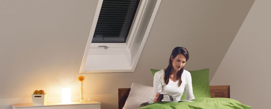 ПОКРИВНИ ПРОЗОРЦИ VELUX GPL 3070 и GPU 0070 С ДОЛНО УПРАВЛЕНИЕ ПРЕМИУМ