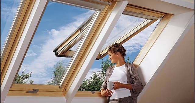ПОКРИВНИ ПРОЗОРЦИ VELUX GPL 3070 и GPU 0070 С ДОЛНО УПРАВЛЕНИЕ ПРЕМИУМ