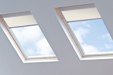 Пропускащи РОЛЕТНИ ЩОРИ VELUX RFL, RHL