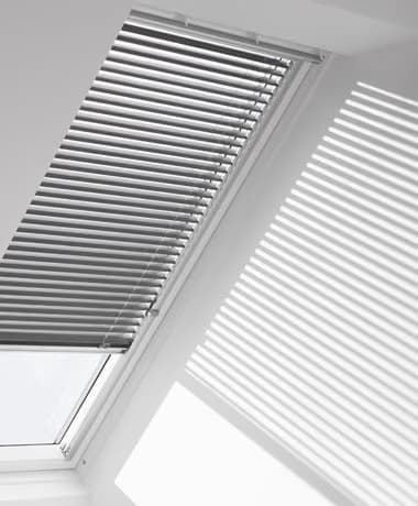 ВЕНЕЦИАНСКИ ЩОРИ VELUX PAL