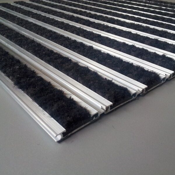 Изтривалки за вграждне HDDMS - Brush Active