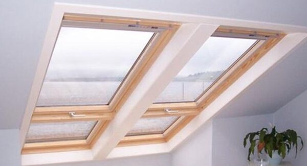 ПОКРИВНИ ПРОЗОРЦИ VELUX GPL  3070 и GPU 0070 С ДОЛНО УПРАВЛЕНИЕ ПРЕМИУМ